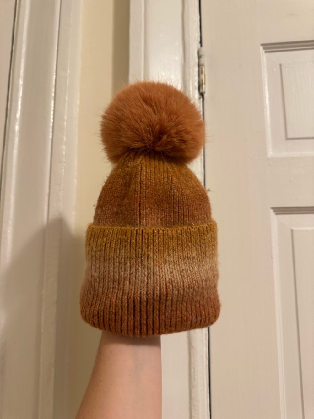 Norla Canada Ombre Knit Beanie Brown Honey Caramel Faux Fur Pom OS